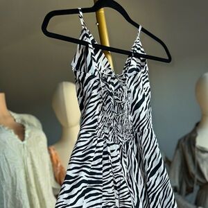 Chic Zebra Print Strapless Dress